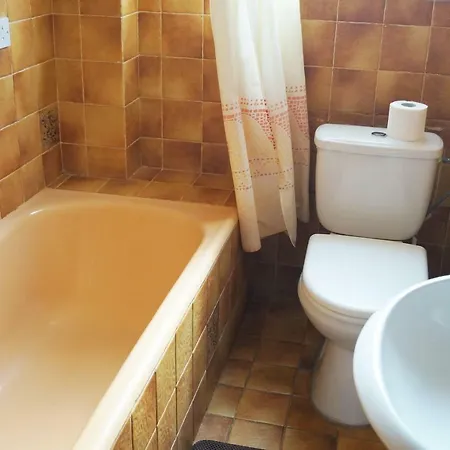 Two Bedroom Whit Sea View Apartment *