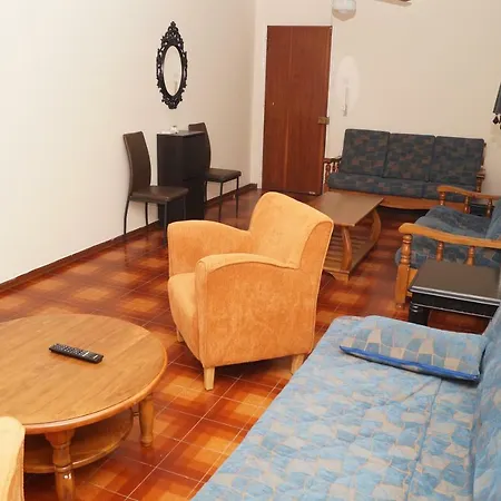 Two Bedroom Whit Sea View 拉纳卡
