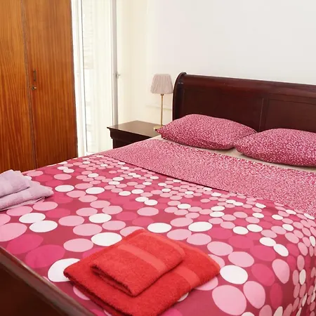 Two Bedroom Whit Sea View شقة *